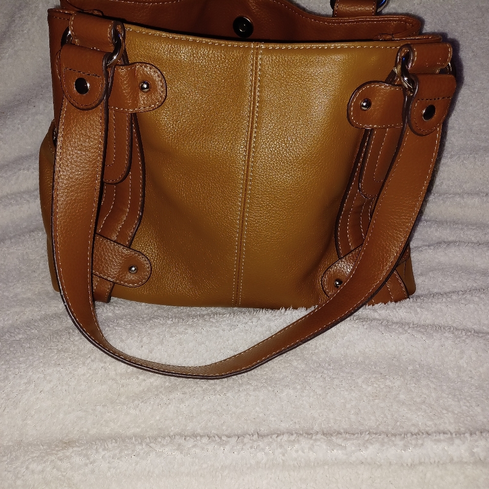 TIGNANELLO Tan / Brown Pebble Leather Shoulder Bag with lots of pockets.
